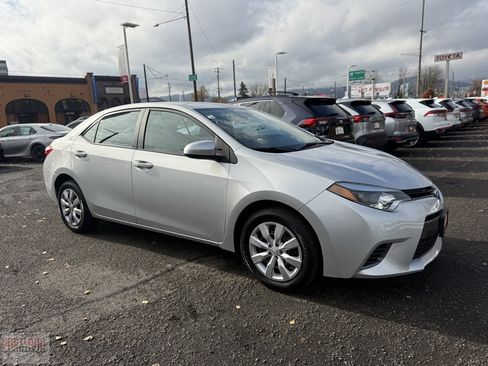 Used 2015 Toyota Corolla LE image 1