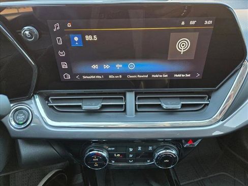 New 2026 Chevrolet Trax ACTIV w/ Sunroof Package image 12