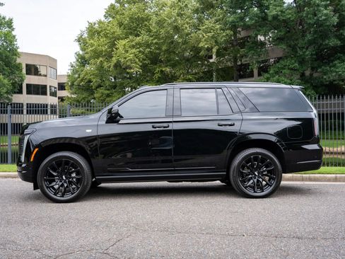 Used 2026 Cadillac Escalade Sport w/ LPO, ONYX Package AWD/4WD image 9