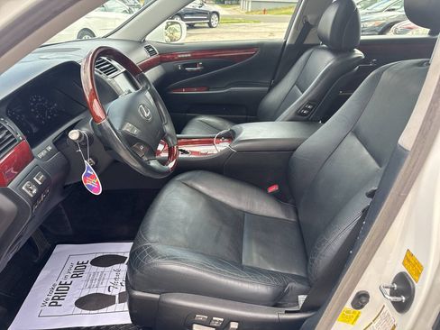 Used 2011 Lexus LS 460 w/ Luxury Value Edition RWD image 13