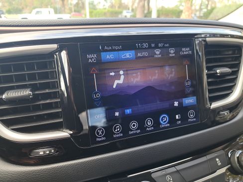 Used 2017 Chrysler Pacifica Touring Plus w/ Tire & Wheel Group image 21