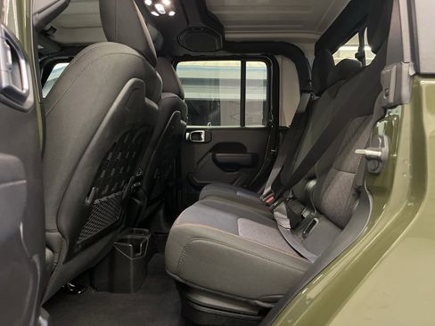 Used 2023 Jeep Gladiator Mojave image 36