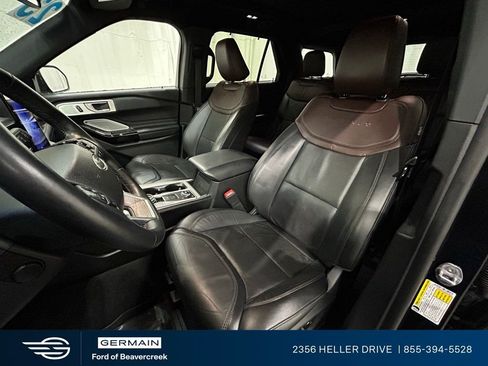 Used 2023 Ford Explorer Platinum w/ Technology Package image 15