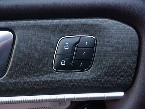 Used 2025 Ford Explorer Platinum w/ Ultimate Package image 27