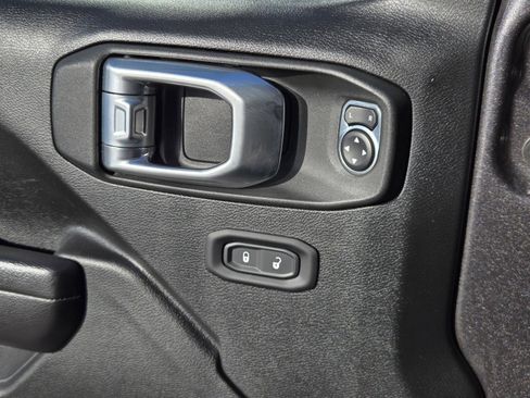 Certified 2021 Jeep Wrangler Unlimited Sport image 22