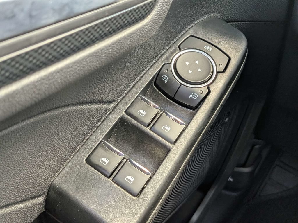 Used 2025 Ford Escape ST-Line FWD image 25