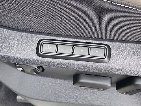 New 2026 Volkswagen Atlas SEL image 13