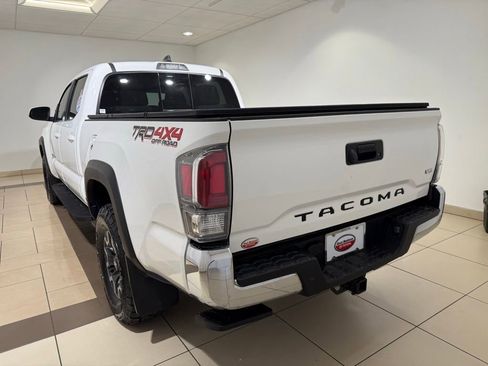 Certified 2023 Toyota Tacoma TRD Off-Road AWD/4WD image 3
