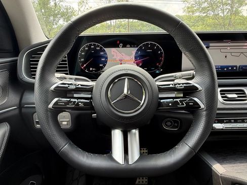 Used 2026 Mercedes-Benz GLS 450 4MATIC image 32