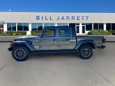 Used 2023 Jeep Gladiator Overland w/ Popular Equipment Package image 4