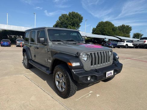 Used 2020 Jeep Wrangler Unlimited Sport AWD/4WD image 3