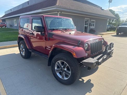 Used 2013 Jeep Wrangler Sahara w/ Dual Top Group AWD/4WD image 7