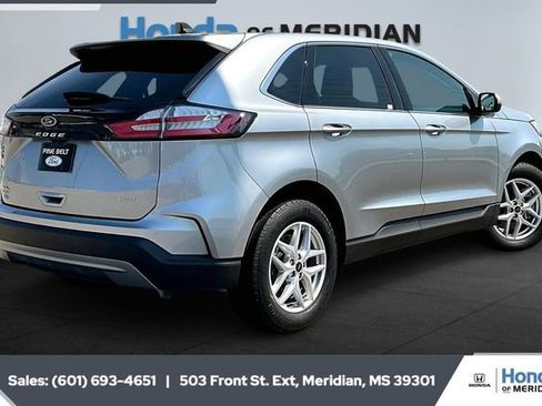 Used 2024 Ford Edge SEL image 11