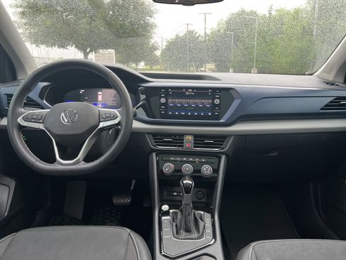 Certified 2023 Volkswagen Taos SE w/ Panoramic Sunroof Package FWD image 25