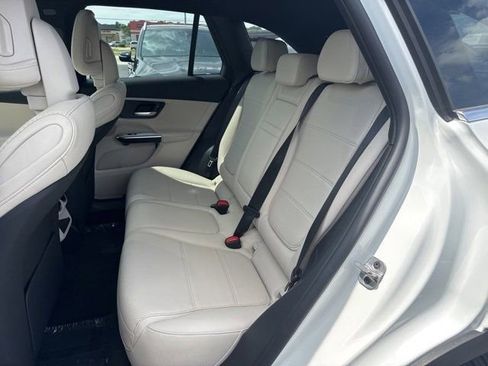 New 2026 Mercedes-Benz GLC 300 4MATIC image 9