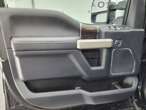 Used 2022 Ford F250 Lariat w/ Tremor Off-Road Package image 45