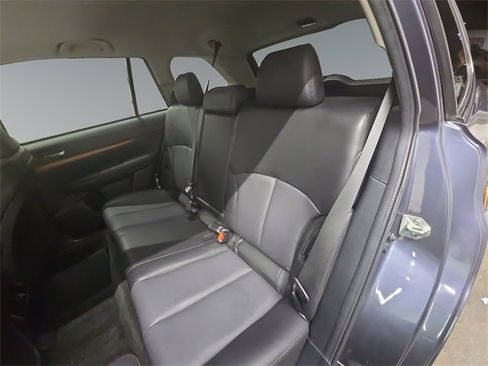Used 2014 Subaru Outback 2.5i Limited w/ Moonroof Package image 17