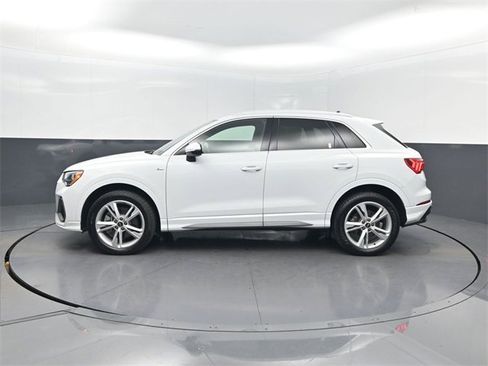 Used 2021 Audi Q3 2.0T Premium w/ Convenience Package image 2