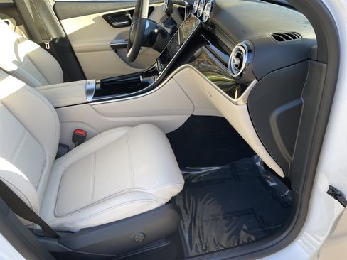 New 2026 Mercedes-Benz GLC 300 image 43