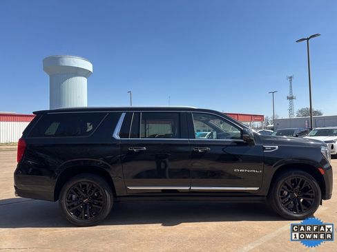 Used 2021 GMC Yukon XL Denali w/ Denali Premium Package image 4