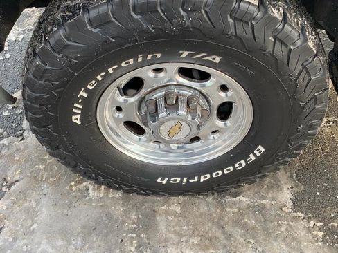 Used 2005 Chevrolet Silverado 2500 LT w/ Heavy-Duty Power Package image 16