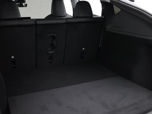 Used 2026 Tesla Model Y 2WD image 31