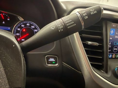 Used 2020 GMC Acadia SLT FWD image 21