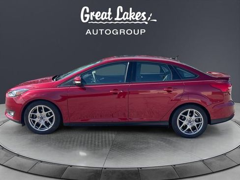 Used 2015 Ford Focus SE w/ Equipment Group 201A image 2