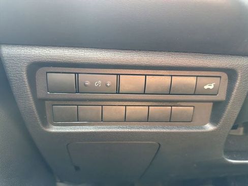 Used 2024 Mitsubishi Outlander SE image 35