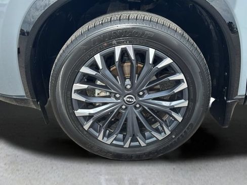 Used 2025 Nissan Rogue Platinum FWD image 10