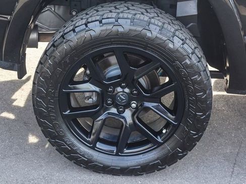 Used 2019 RAM 1500 Laramie image 11