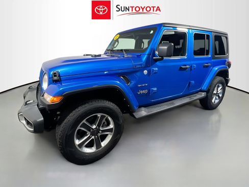 Used 2022 Jeep Wrangler Unlimited Sahara w/ Cold Weather Group AWD/4WD image 9