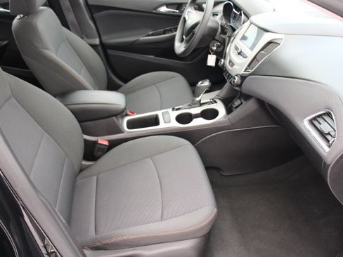 Used 2017 Chevrolet Cruze LS image 17