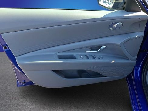 Used 2023 Hyundai Elantra SEL FWD image 7