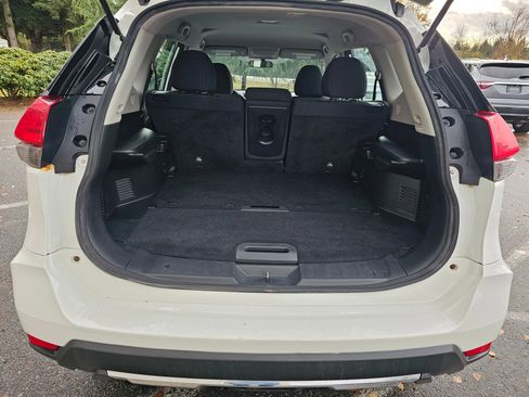 Used 2017 Nissan Rogue S image 12