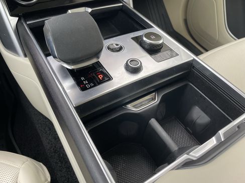 Used 2023 Land Rover Range Rover SE image 20