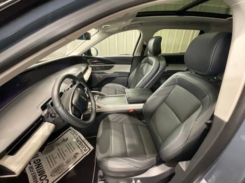 Used 2025 Lincoln Nautilus Reserve AWD/4WD image 9