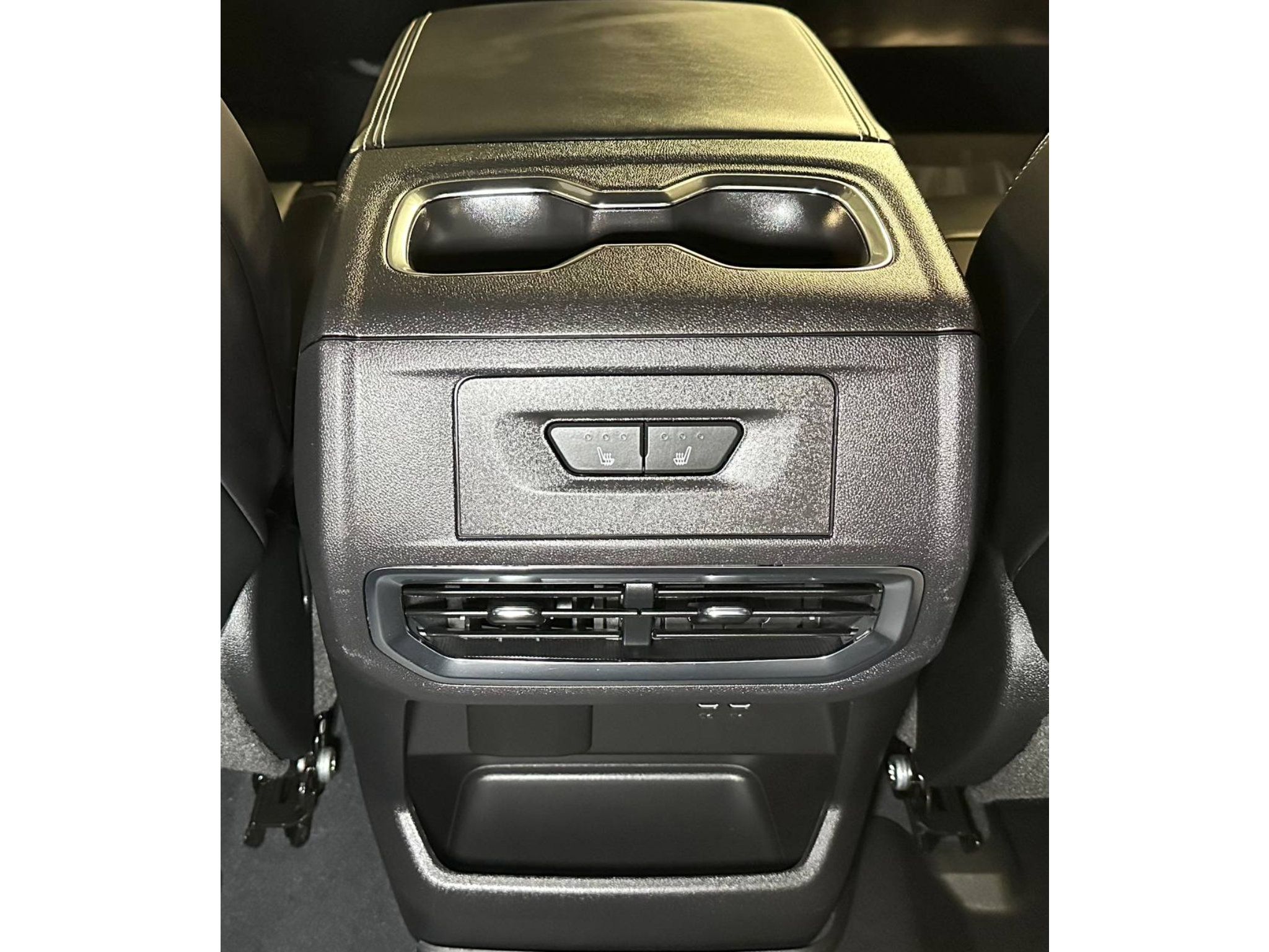 Used 2024 GMC Sierra EV Denali AWD/4WD image 36