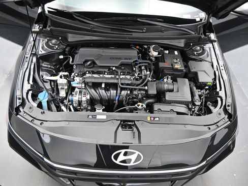 New 2026 Hyundai Elantra SEL Sport FWD image 27