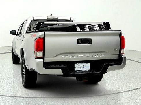 Used 2016 Toyota Tacoma TRD Sport w/ Towing Package AWD/4WD image 6