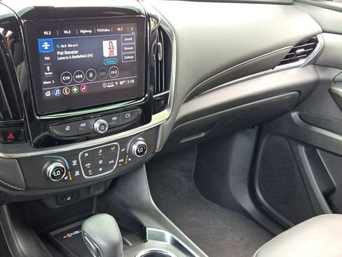 Used 2023 Chevrolet Traverse LT FWD image 27