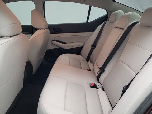 Used 2024 Nissan Altima 2.5 SV FWD image 18