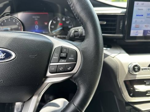 Used 2023 Ford Explorer XLT w/ Equipment Group 202A AWD/4WD image 28