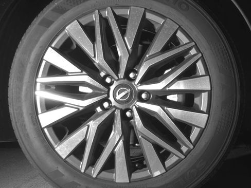 Used 2025 Nissan Altima 2.5 SV FWD image 13