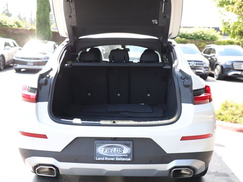 Used 2025 BMW X4 xDrive30i w/ Premium Package AWD/4WD image 15