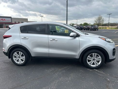 Used 2019 Kia Sportage LX FWD image 9