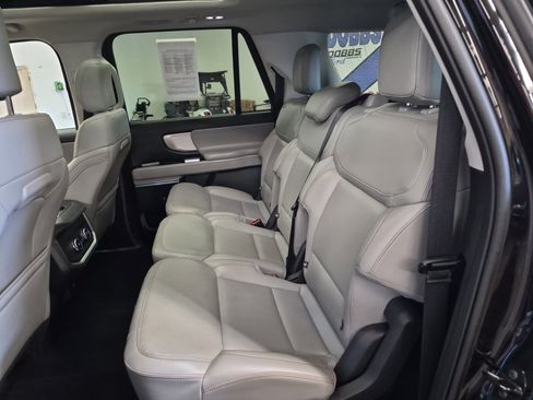 Used 2025 Ford Expedition Max Active AWD/4WD image 17