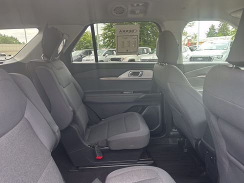 Used 2025 Ford Explorer Active AWD/4WD image 10
