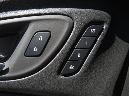 Used 2023 Buick Encore GX Essence w/ Experience Buick Package image 25