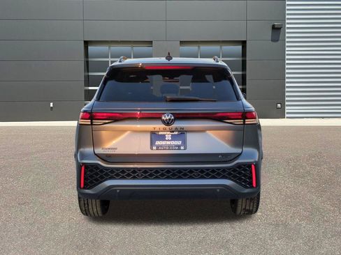 New 2026 Volkswagen Tiguan SE R-Line AWD/4WD image 6